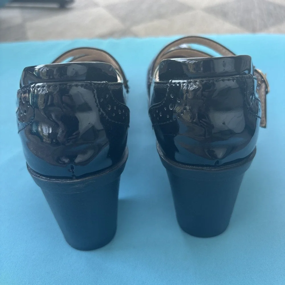 Black Patent Leather Wing Tip Mary Jane Chunky Heel Shoes Gold Buckle SZ 40 (9) - Picture 3 of 10